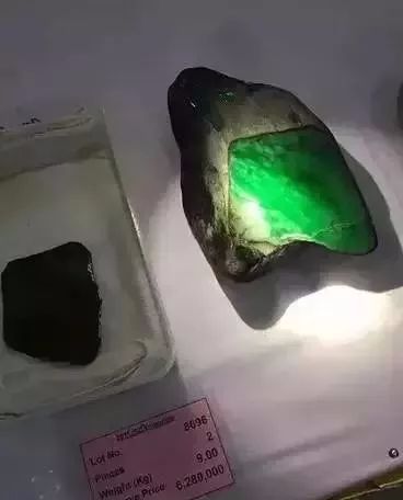 缅甸翡翠|最贵的翡翠原石500亿，独一无二前所未有！
