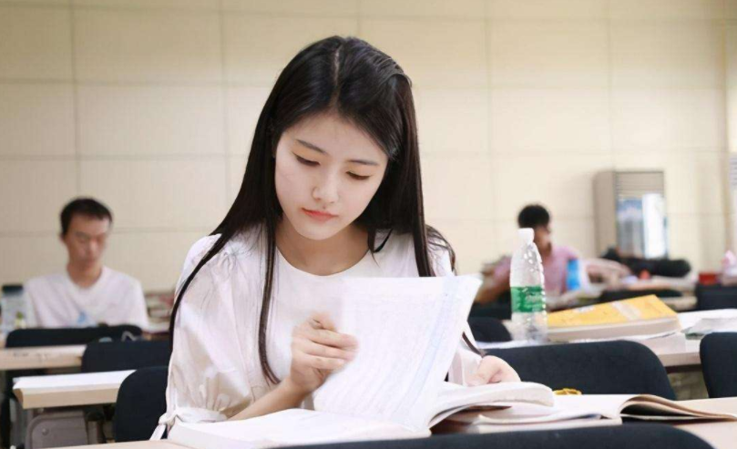 大学生|考上公务员以后，不妨用“随缘”心态对待升职，看完晋升表就懂了