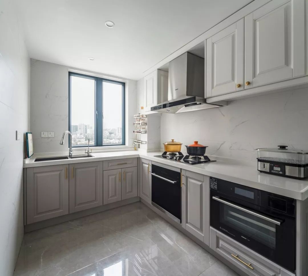 没人做实木橱柜了，贵又容易坏！现在这种材质完美替代，真正大火