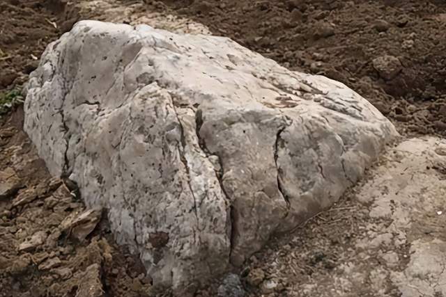 山东省|山东有个不知名的山峰，其高度只有0.6米，却一直没人能爬上去