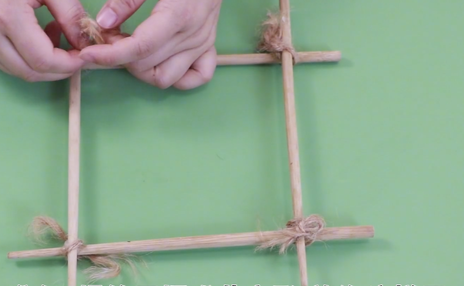 旧筷子一根别扔,用绳子绑一绑挂阳台,省钱又好用,家家都能用上