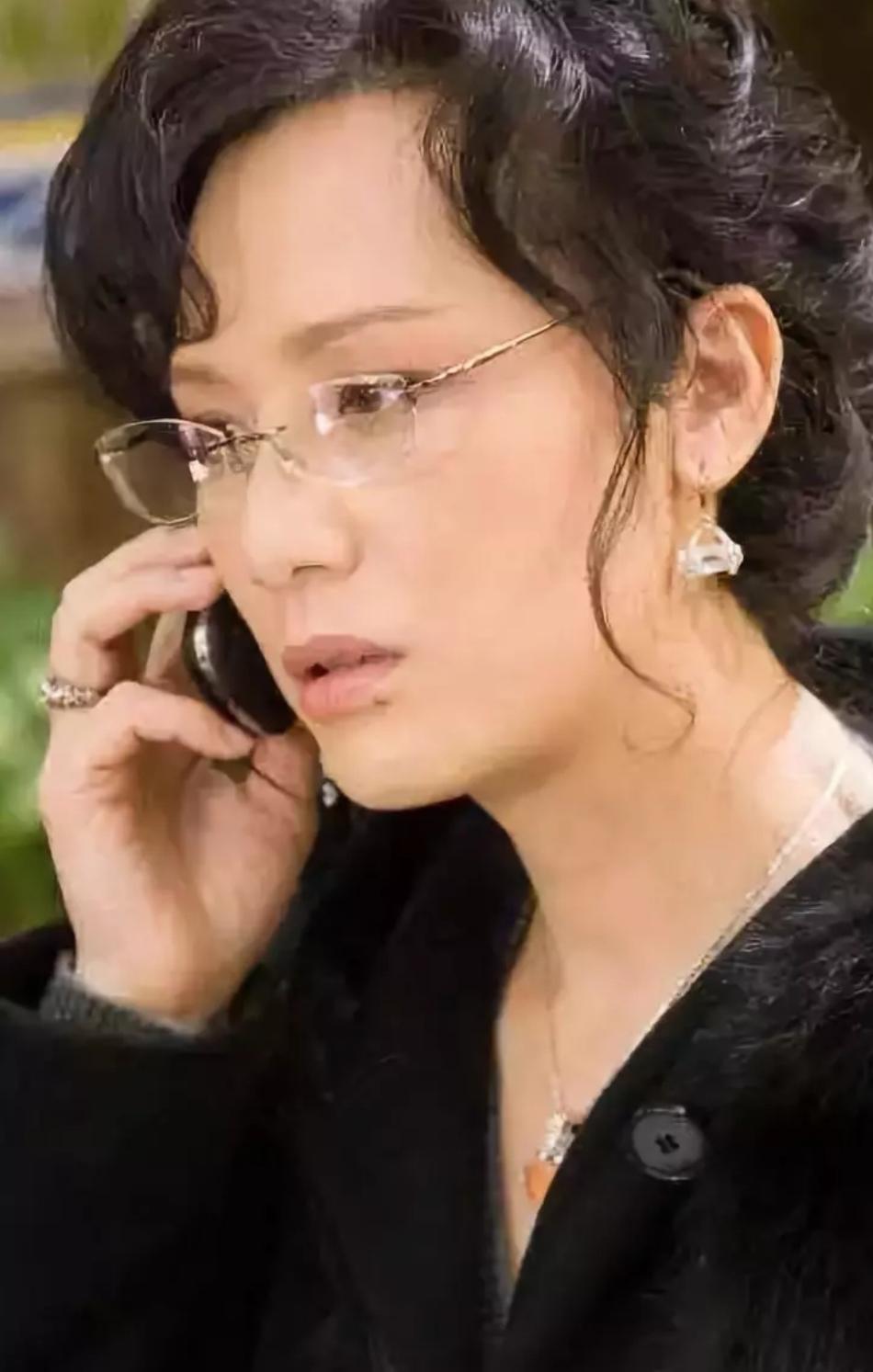 杨贵妃|无儿无女的李建群，与著名导演同居27年不结婚，临终后悔令人破防