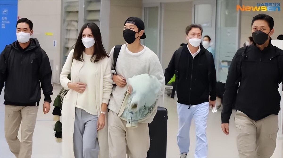 宋仲基|宋仲基女友高清正面照曝光！