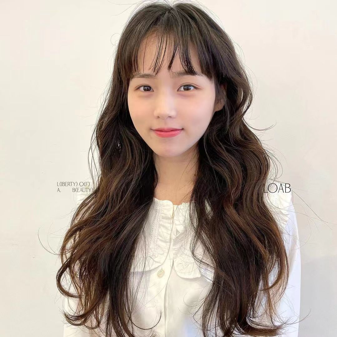 烫发 奔三的女生怎么样烫发,时尚洋气不老气,不伤发质还要好打理?