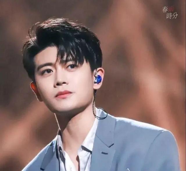 春晚|任嘉伦现身春晚彩排,国超就是这么秀!