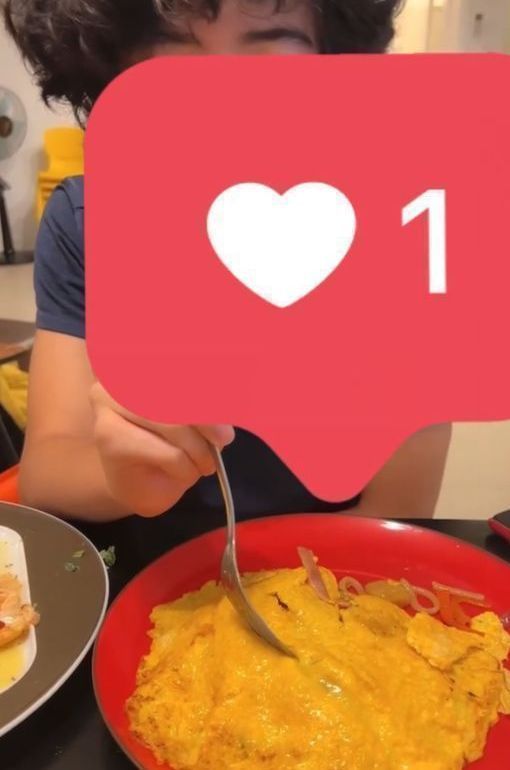 张柏芝|张柏芝在自家豪宅游泳，Marcus正脸照曝光，面部圆润像两个哥哥