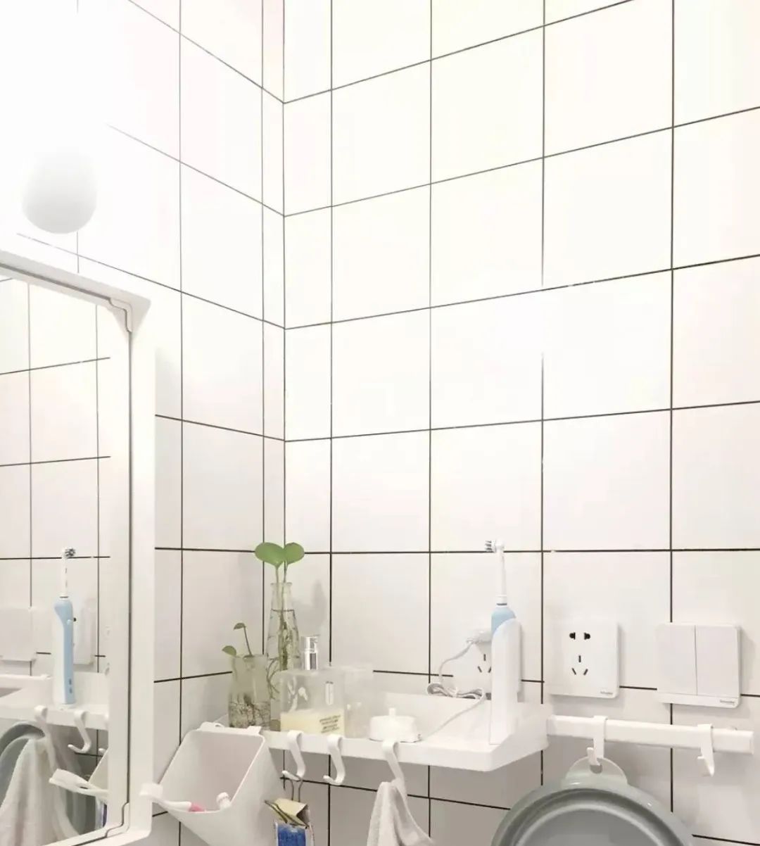 参观朋友花了9W装修的新房,进屋就被入户玄关迷住,很实用,晒晒