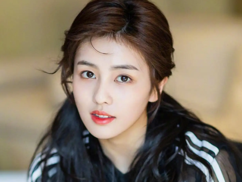 白梦妍|小花中的黑马白鹿，从淘宝模特到惊艳娱乐圈，用自身魅力碾压众人