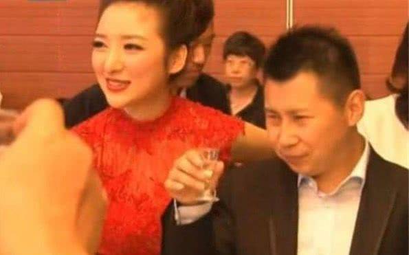 德云社|退出德云社10年，改艺名骂恩师二婚还娶女学生，如今混成这个惨样