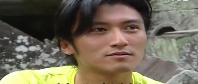 谢霆锋|从18岁走来的谢霆锋，是一代歌手，还是当红小生，更是一位大厨！