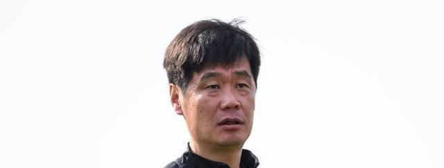 国足|国足全新名单浮出水面！7人或彻底无缘，8归化助李霄鹏创亚洲佳绩