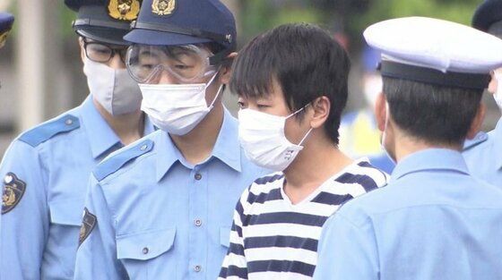 23岁女友提出分手, 已婚男子用刀刺杀对方, 想把自己名字烙在她身上!