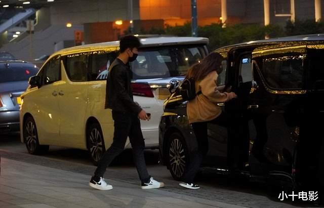 李嫣|5位零零后星二代名媛，个个国外留学，15岁的她一幅画卖了90万