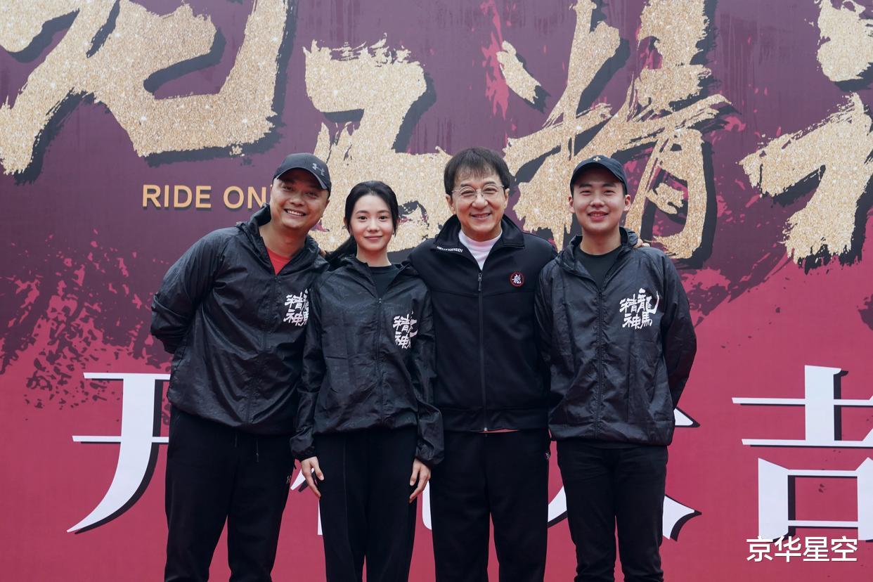 相声|郭麒麟秦霄贤已破圈，岳云鹏张云雷趟新路，专业说相声难以出头？