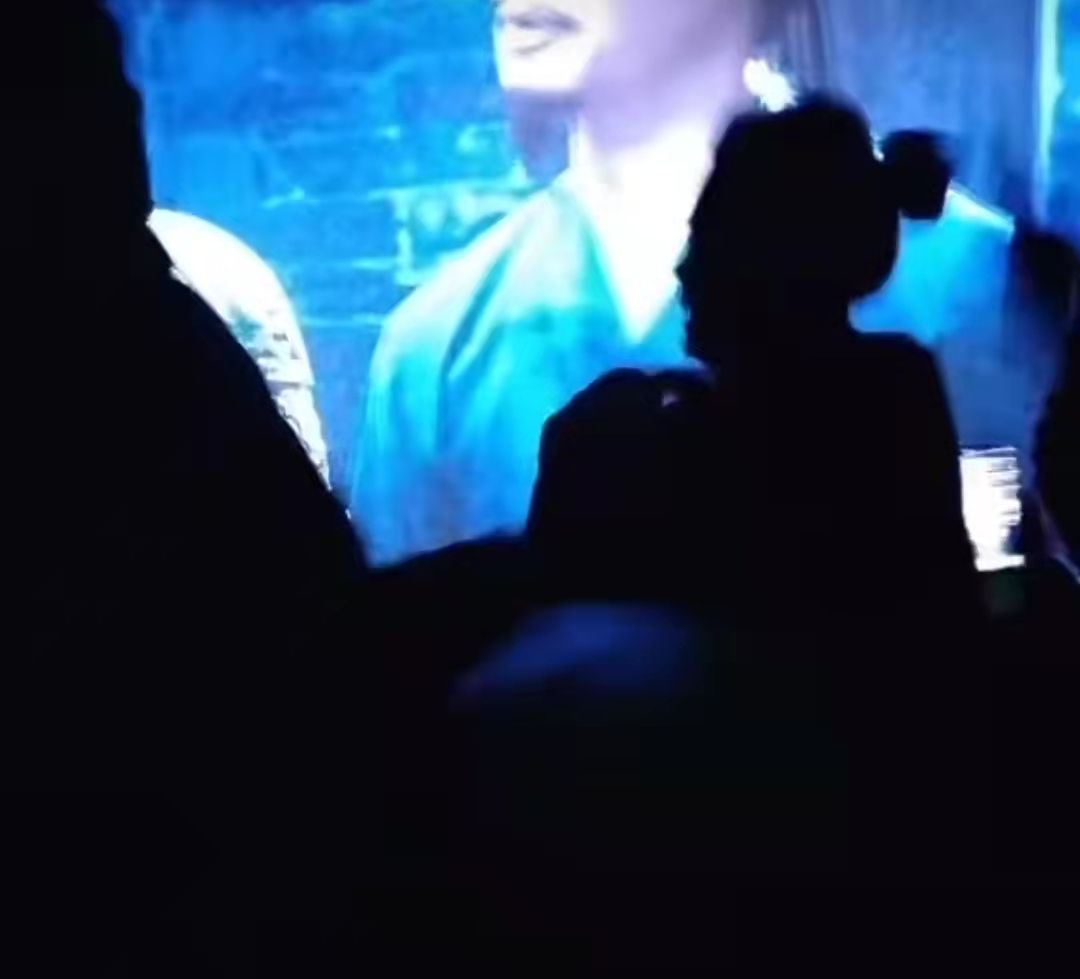 满江红|《满江红》被曝女粉丝和男观众在影院干架,从影院内打到大厅