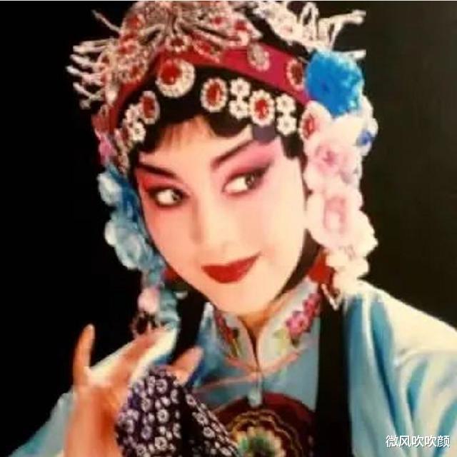 杨洁|“高小姐”魏慧丽:长得美,嫁武生老师恩爱一生,与女儿似姐妹花