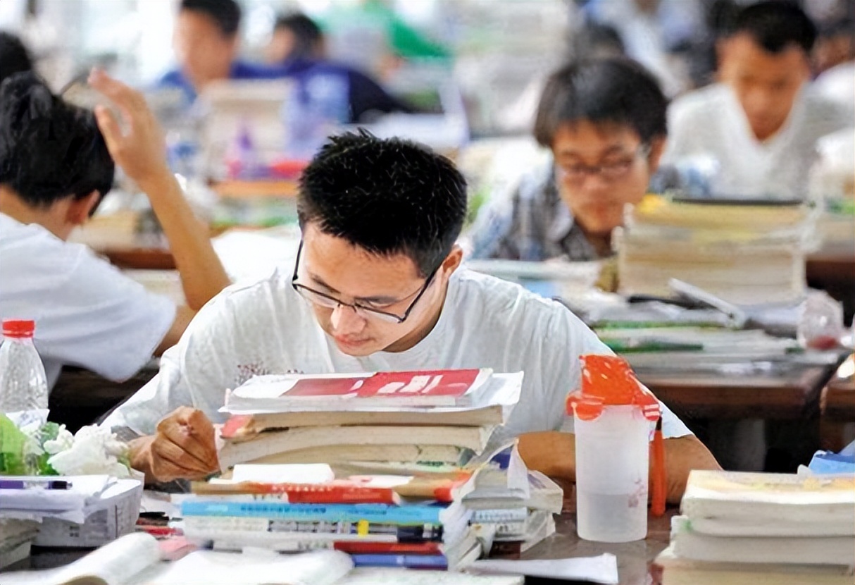 券商|研究生才有的“隐藏福利”，本科生羡慕不已，难怪考研热度这么高