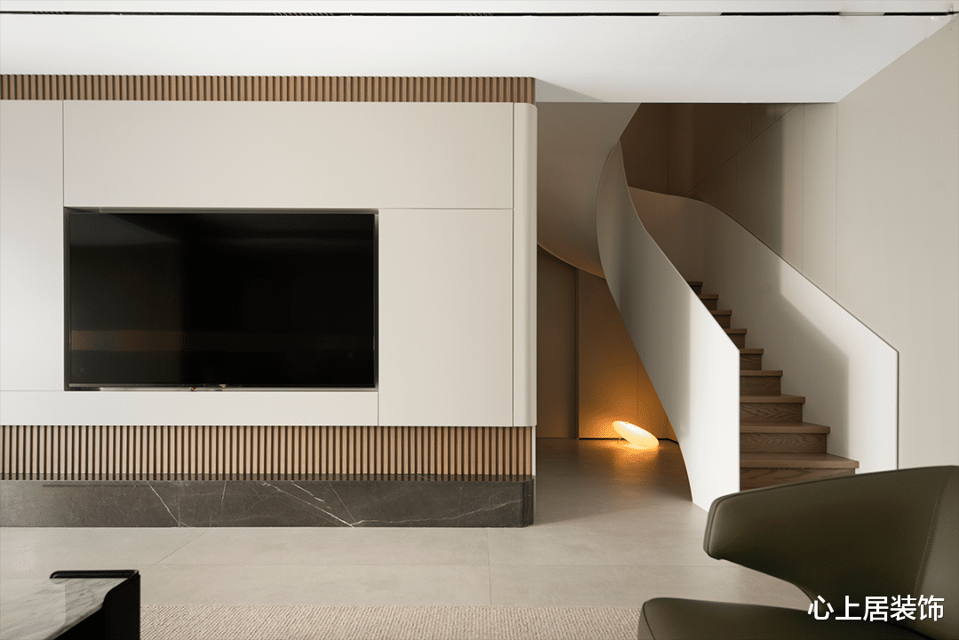 229㎡复式极简,以简约线条构筑奢华雅致