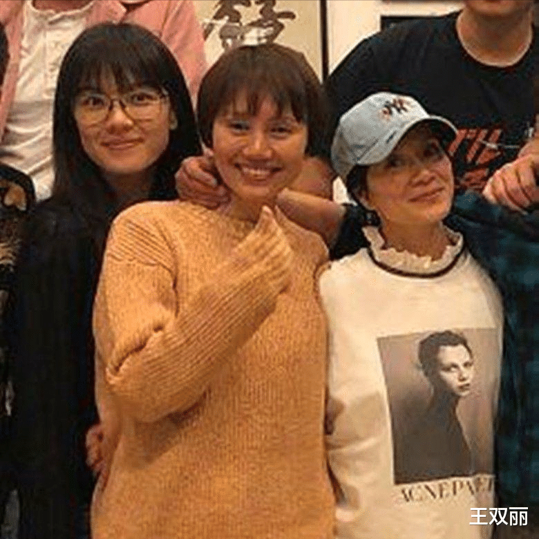 杨幂|有一种“毁容”叫眼睛凹陷！杨幂比同龄人老10岁，陶虹直接认不出