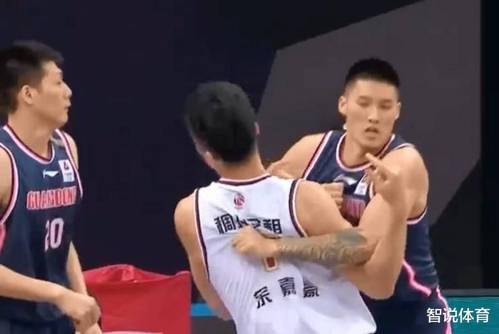 广东男篮|再见！CBA防守悍将正式离队，3下家浮出水面，或加盟广东投奔杜锋