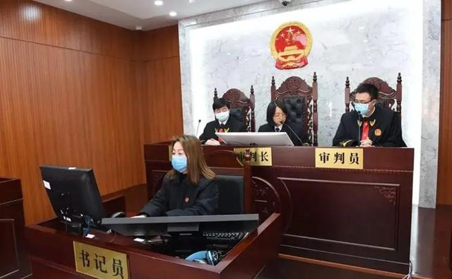 案例:女子与情人偷情,意外滑入湖中大喊救命,情人怕暴露逃走