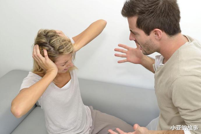 卖淫女拿到嫖资,却不提供服务,此时强行发生关系是否构成犯罪