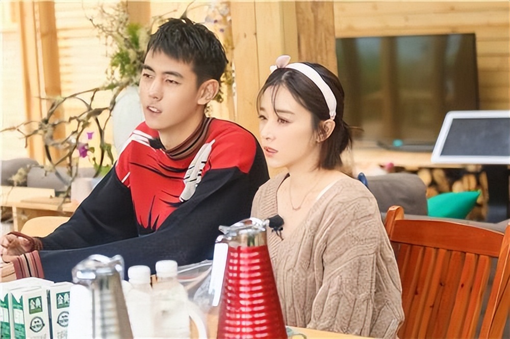 阚清子|被“姐弟恋”伤害过的4位女星，有人62岁还单身，有人离婚又再婚