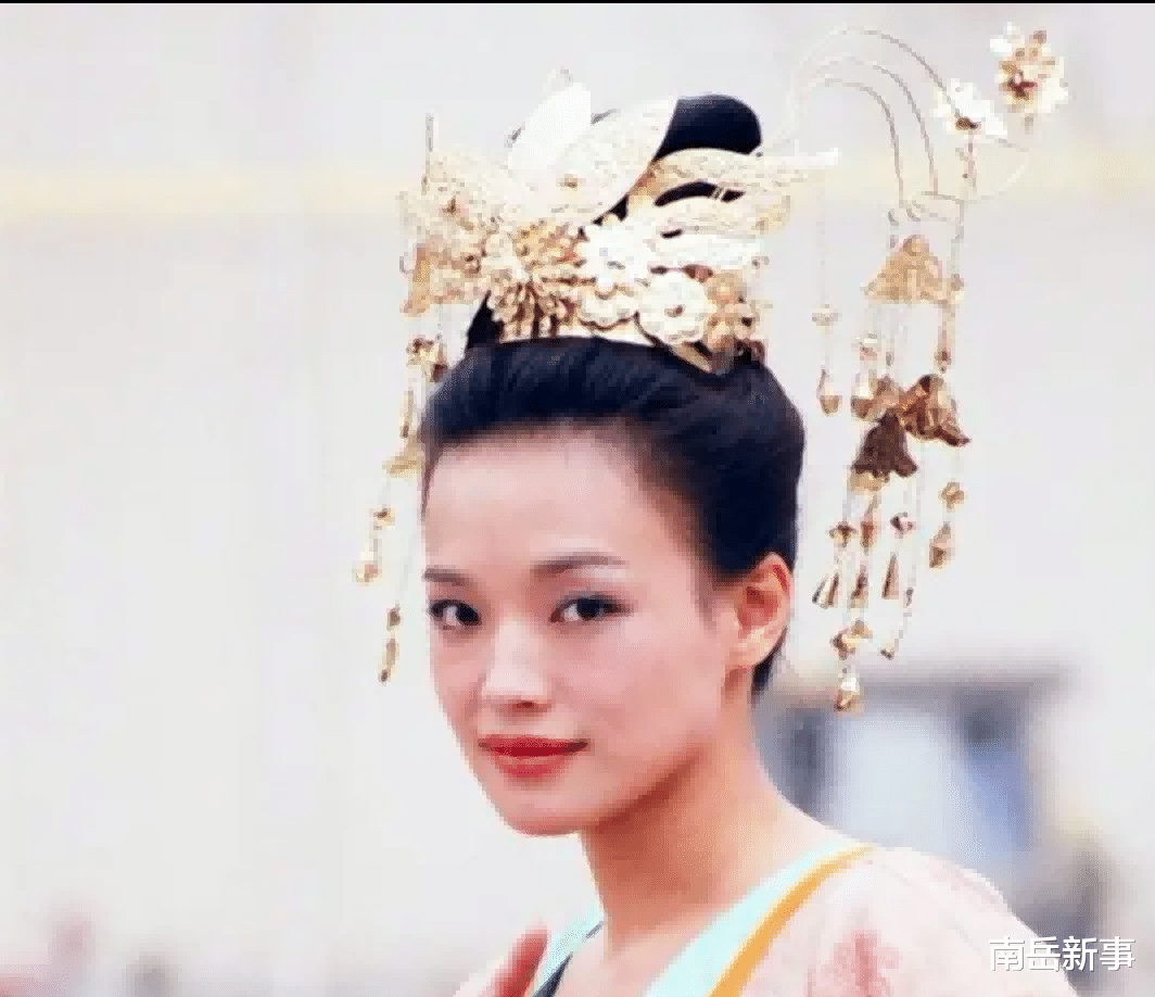 各有千秋|出场前吹绝世美人，露脸后大失所望！这10位女星被嘲辣眼睛