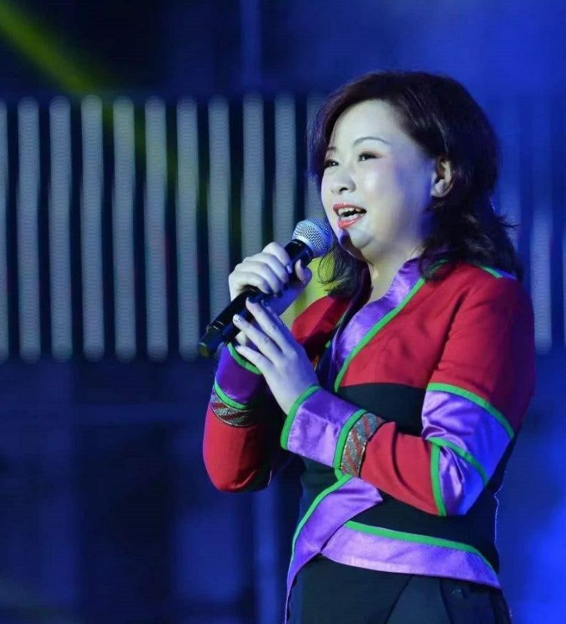 路人甲|歌手李琼：凭一首《山路十八弯》爆红，23年过去，她怎么样了？