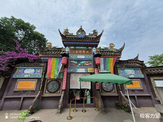荣耀70 Pro首发体验,不仅颜值与性能齐飞,影像体验惊喜多多