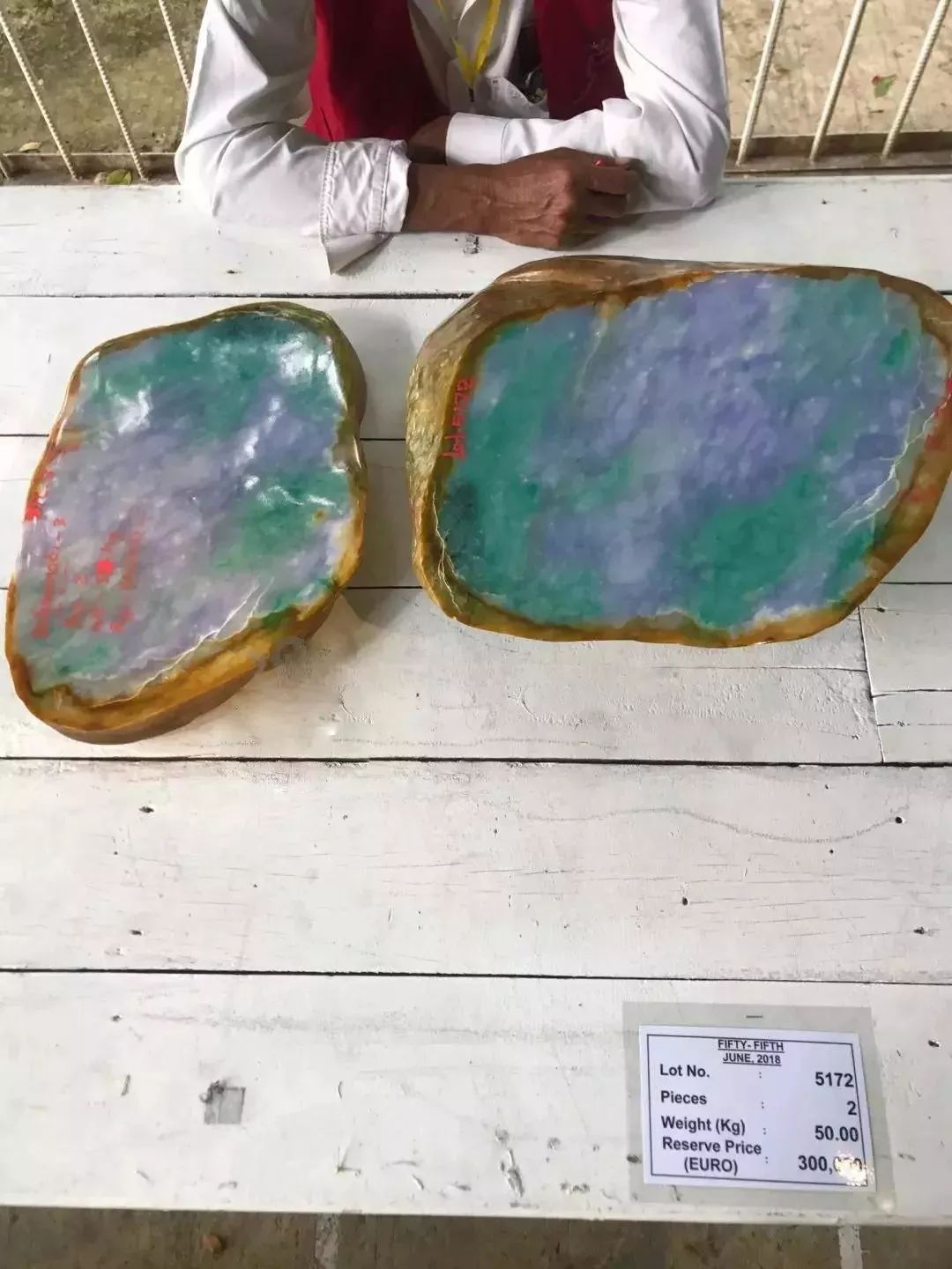 崇宁通宝|回顾往届公盘：底价28万欧元标石，开出7200万天价！翡翠价格上扬成定局！