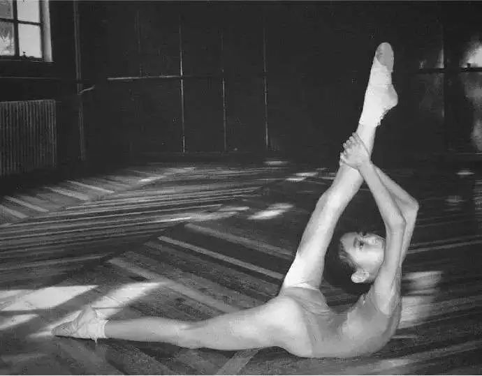 穿衣搭配|又一个国家队顶流杀进娱乐圈，我一点也不意外