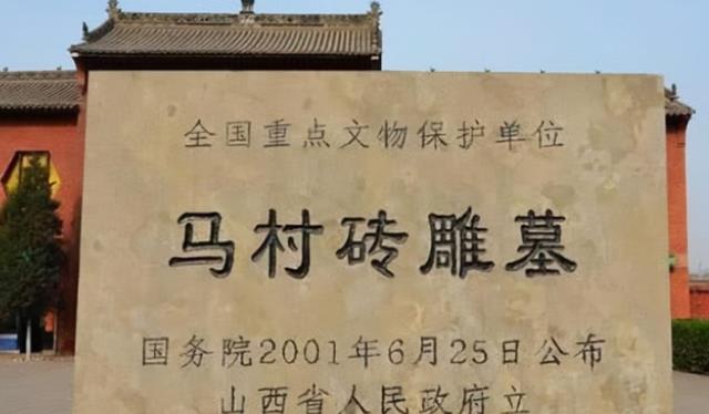 1973年,村民在洞中发现“红衣女子”,事后才知此乃“地下人间”