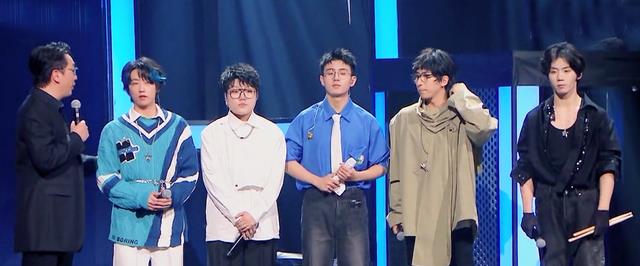 吴莫愁|六位好声音学员上《闪光的乐队》,节目组力捧他两,还有两人陪跑