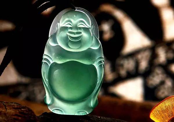 翡翠|颜色差一级价差十倍,翡翠颜色这么看