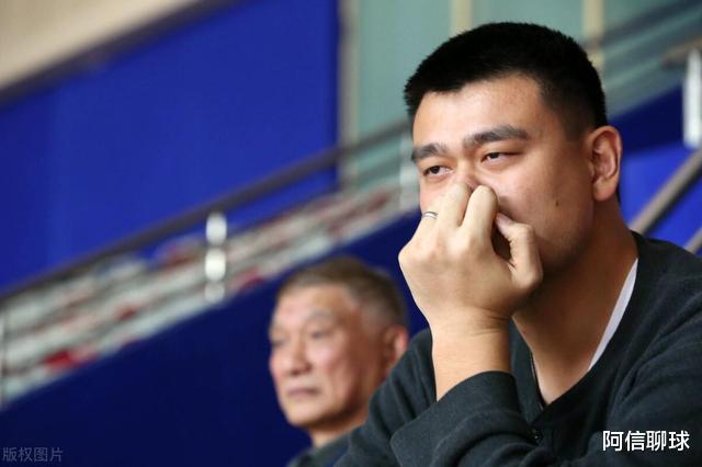 姚明|姚明动手禁赛10场还不够，CBA的3次肘击受伤，第3次更该引起反思