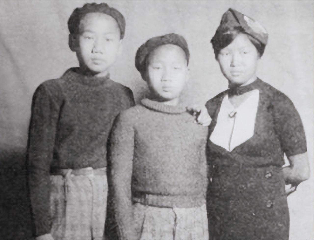 63年毛岸青携邵华回中南海，主席沉默良久，缓缓在纸上写了四个字