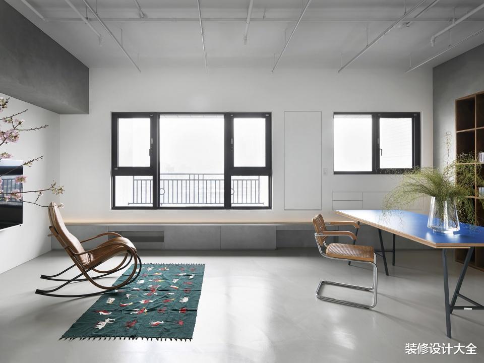 台北夫妇的119㎡新房,不铺地、不买沙发,水泥毛坯风,太漂亮了!