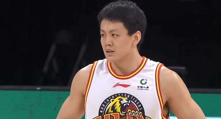 大阪直美|林书豪9分3失误带队反超，首钢填平16分大坑，琼斯姜宇星22分