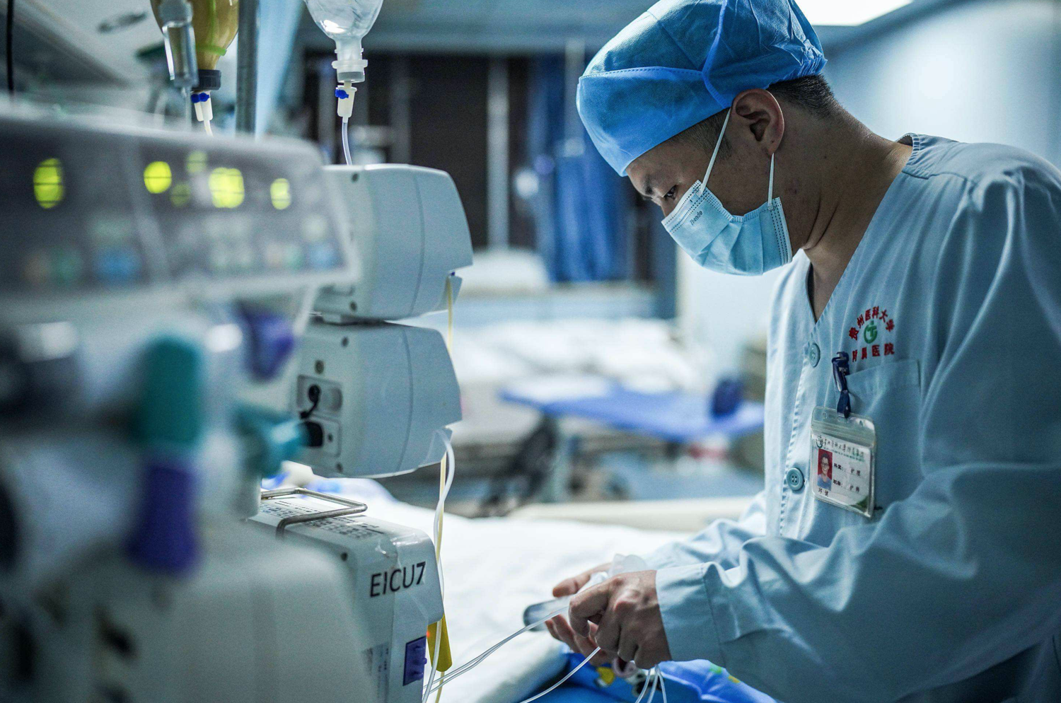 护士|男生也能学护理学，毕业后找工作很吃香，竞争力比女生还强