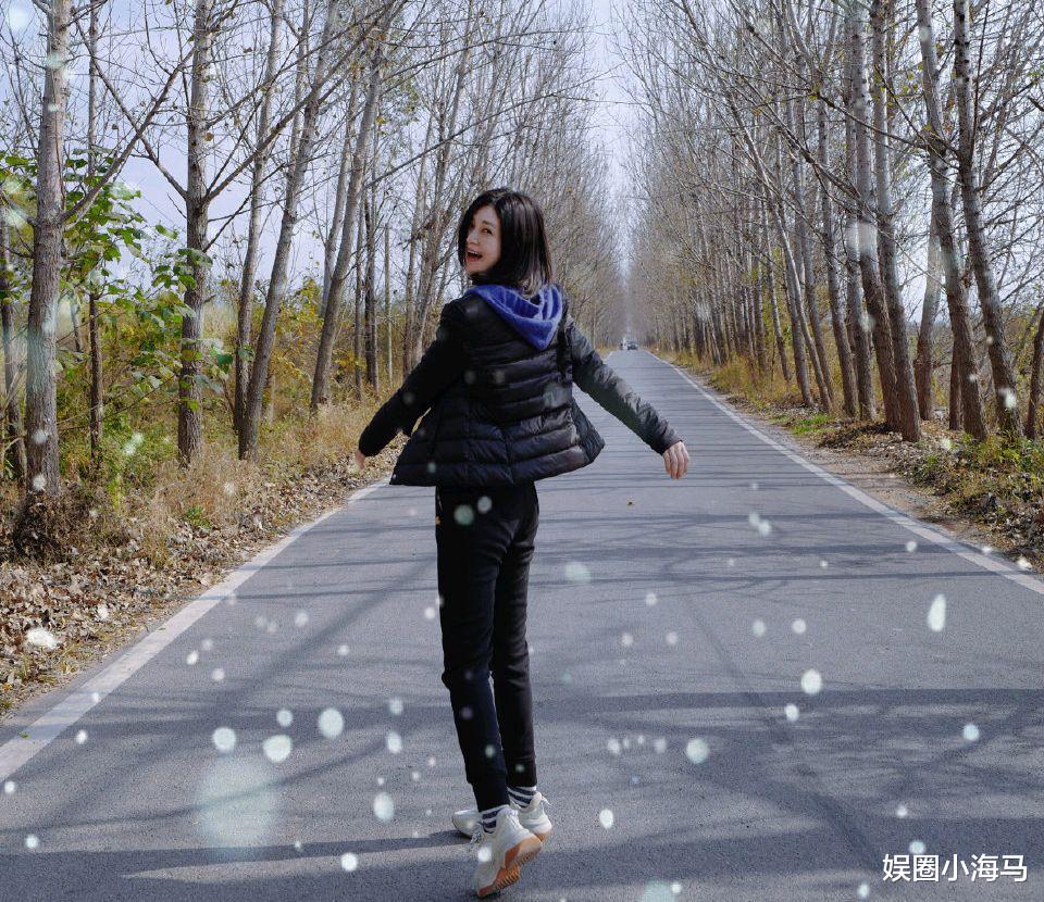 玉米 42岁童蕾堪称逆生长!皮肤白皙嫩滑,颜值吊打18年前的“田雨”