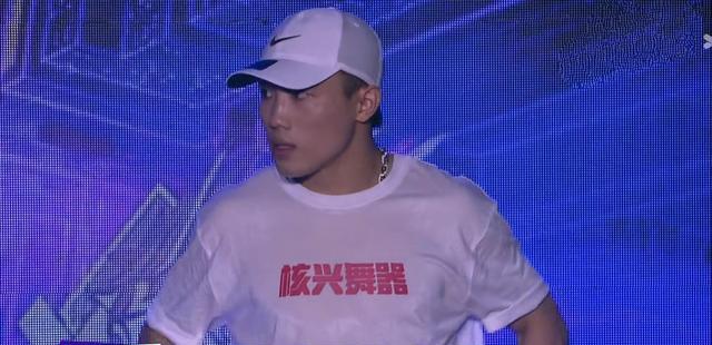 张艺兴|张艺兴组织街舞比赛,4位“核兴舞器”队员任裁判,叶音布布加盟