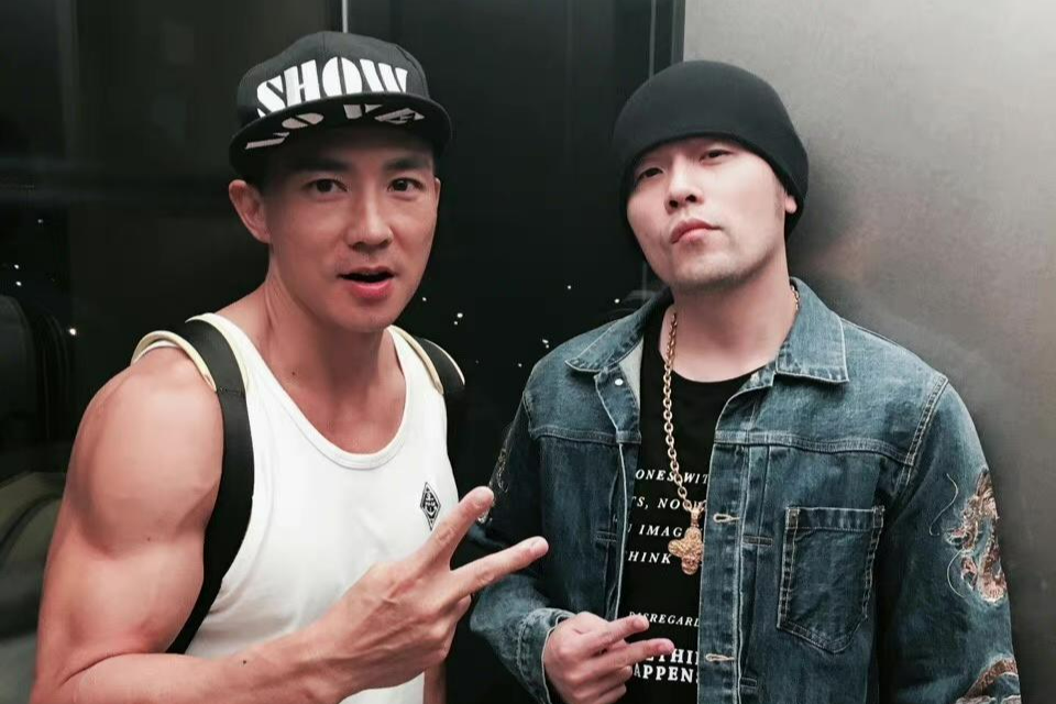 周杰伦|周杰伦，线上演唱会，为何只，邀请方文山，不邀请刘畊宏