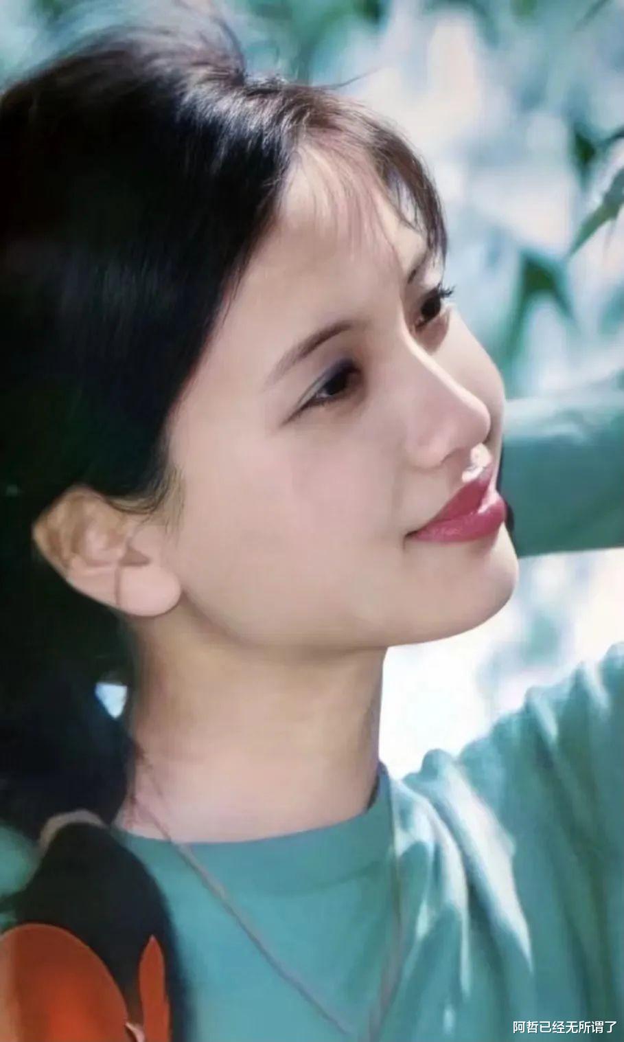 向太|刚生完二胎的郭碧婷，撞脸婆婆向太？