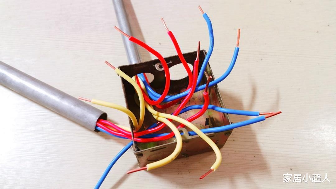 装修新房,电线应该选硬的还是软的?今天才知道,二者差距很大!