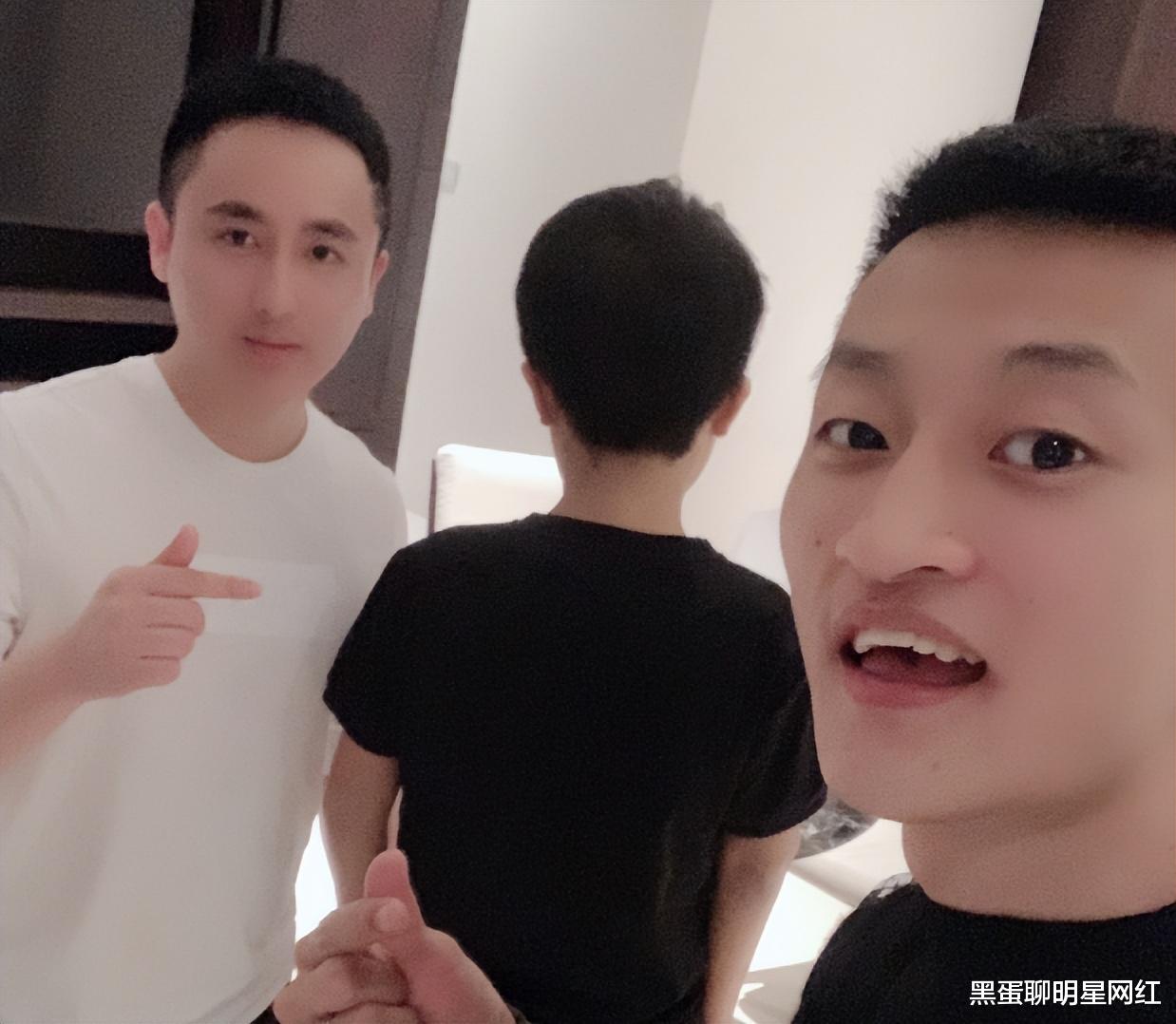 散打哥|网红“天道”自曝已经与散打哥续约，直播抽成30％，网友：仗义