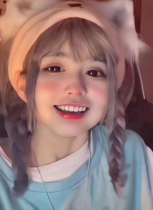 |网红安妮事件后续,安妮的性别之谜被母亲揭开?网友:后妈