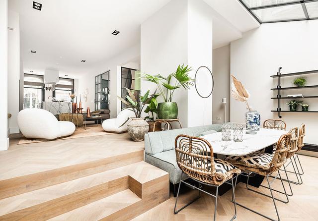 采光充足带院子的家,不锈钢配大理石,白墙配黑门窗,太美太温柔