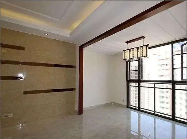 老婆把阳台可客厅打通后,我家像是200平的大户型,很气派!