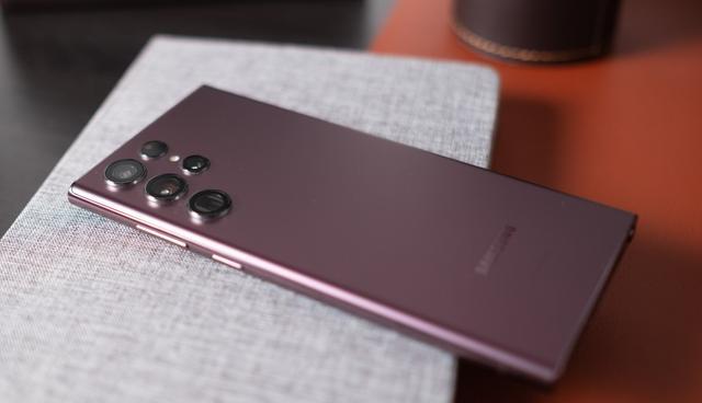 三星|GalaxyS22系列上手选择:小杯送老婆,超大杯自己用
